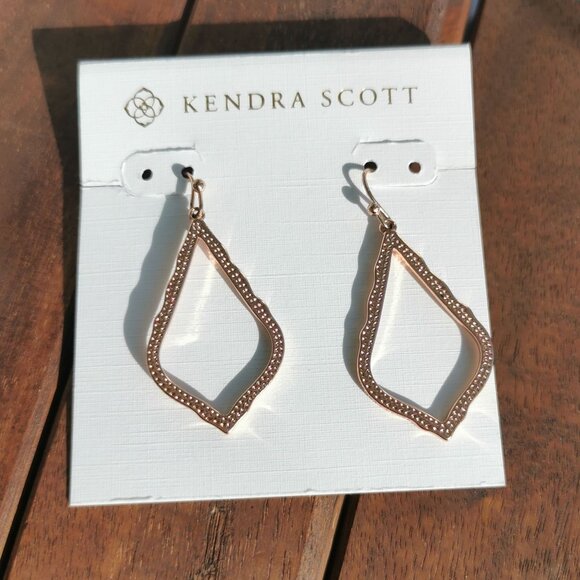 Kendra Scott Jewelry - Kendra Scott Sophia Drop Earrings. Rose Gold